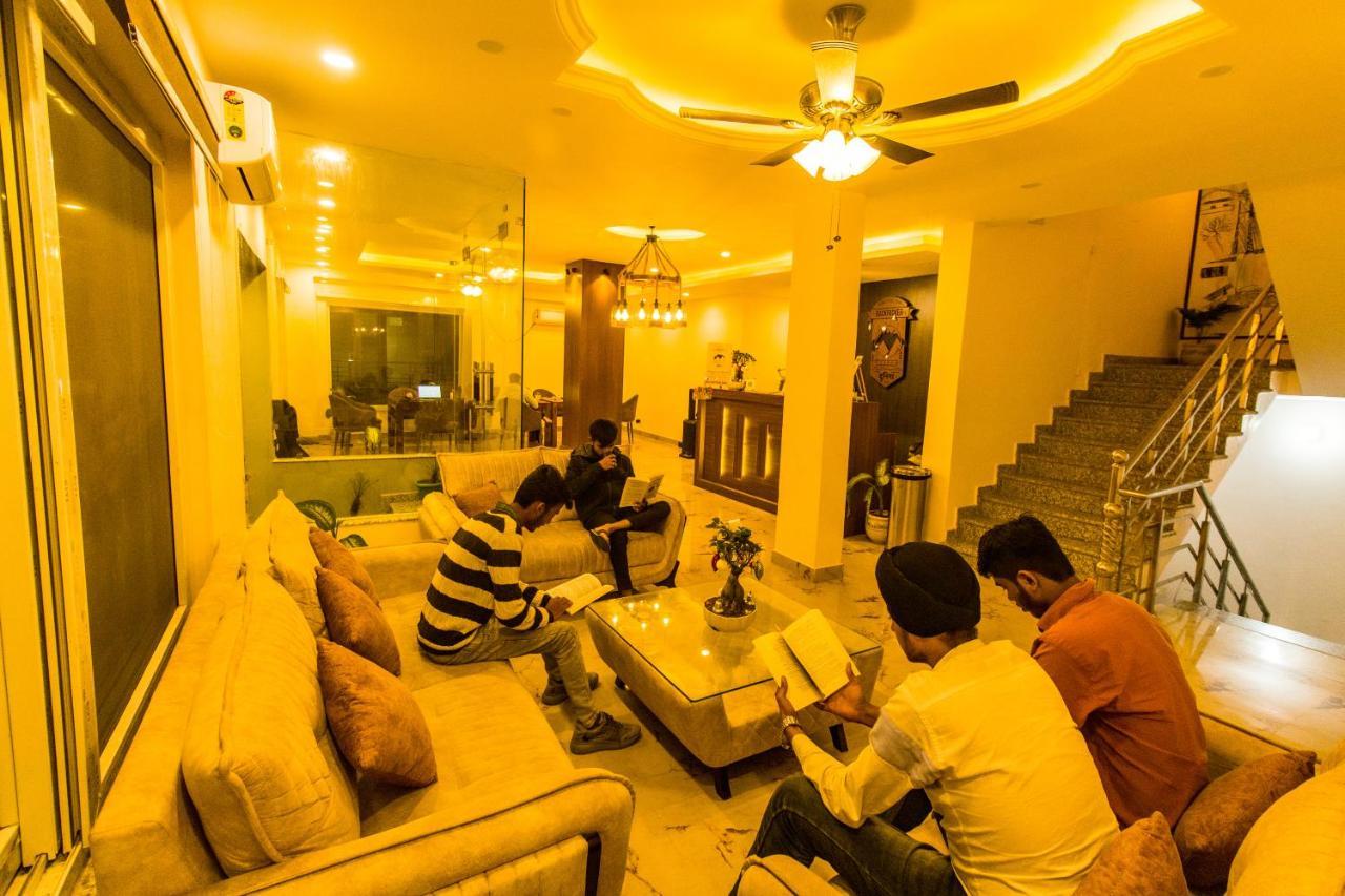 Backpacker Duniya Hostel ริชิเคช ภายนอก รูปภาพ